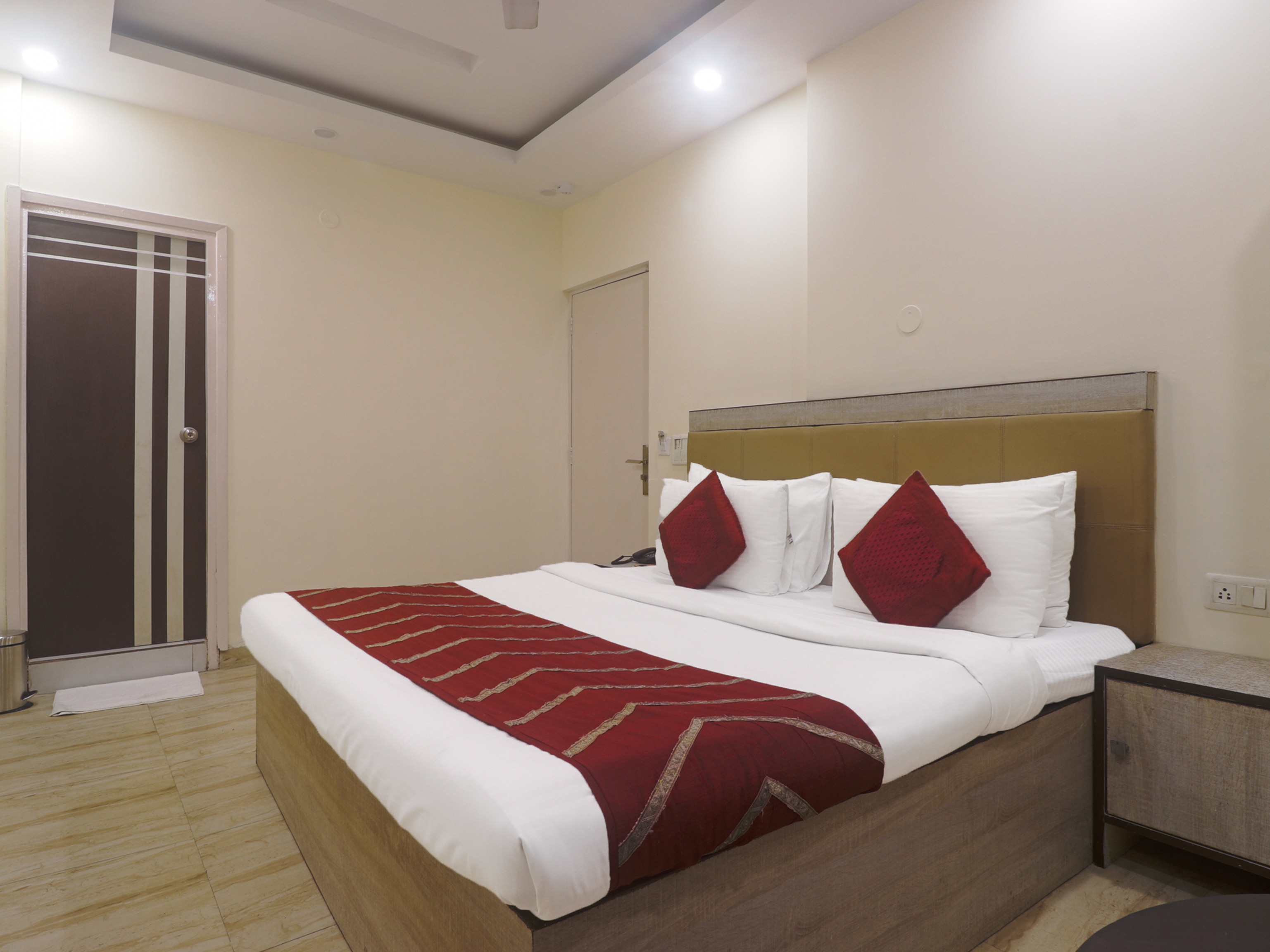 Hotel Grace @ Karol Bagh - Tap to explore photos