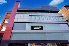 Super Townhouse Shri Prasanna Anjaneya Temple Bangalore Formerly High Rise, Bangalore