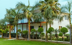 Swimming Pool 2