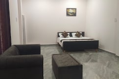 Moonlight banquet & hotels, Sirmaur, Madhya Pradesh