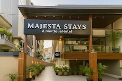 Hotel Royal Saffron by Majesta Stays, Delhi