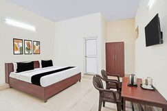 Hotel O Golden Sky, Noida