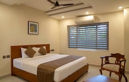 Deluxe Includes Ayurvedic Consultation & Spa
