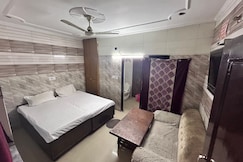 MAA GAYATRI GUEST HOUSE, Delhi