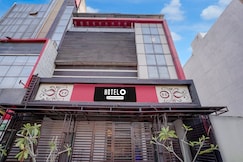 Hotel O Subhash Nagar Metro Station Formerly Parampara, Delhi