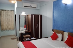 Goodluck Hotel & Guest House, Gondal