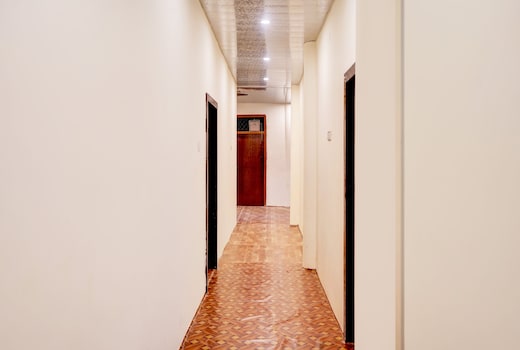 Hotel O by OYO ABHIK GRAND