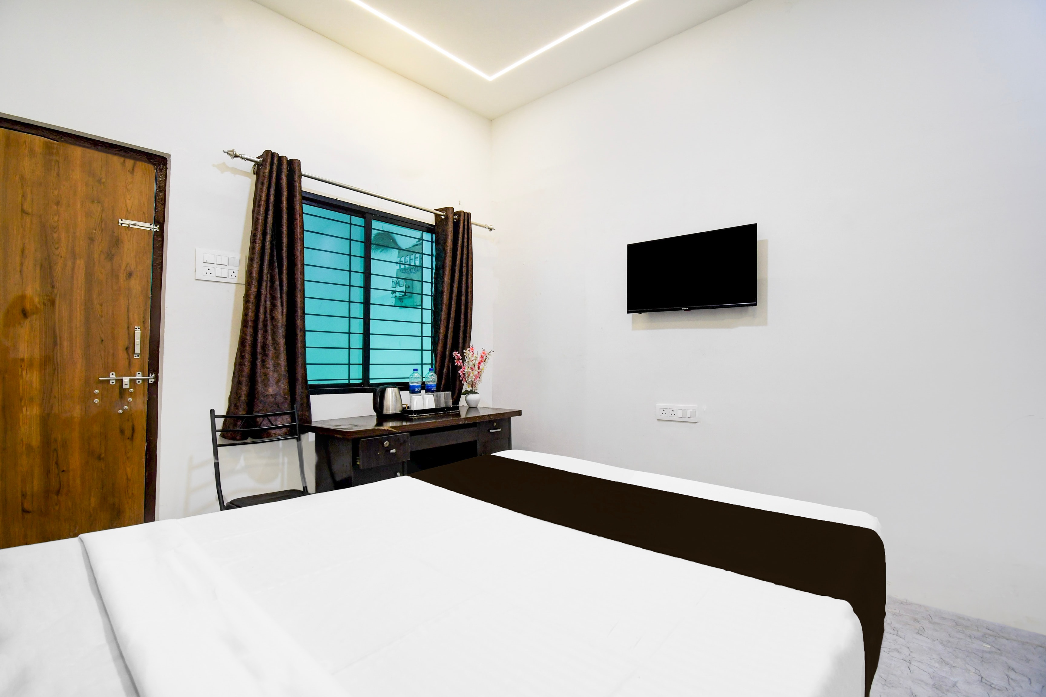 HOTEL O SHIVAY DELUXE - Tap to explore photos