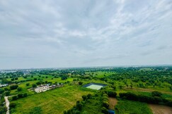 Sukoon vibes with Projector Rooftop Pool, Jaipur