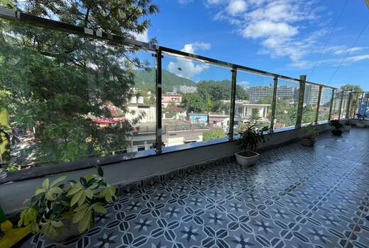 Hillview Home
