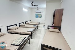 Konkan Central Kankavali AC 6 Bed Family Room, Gargoti