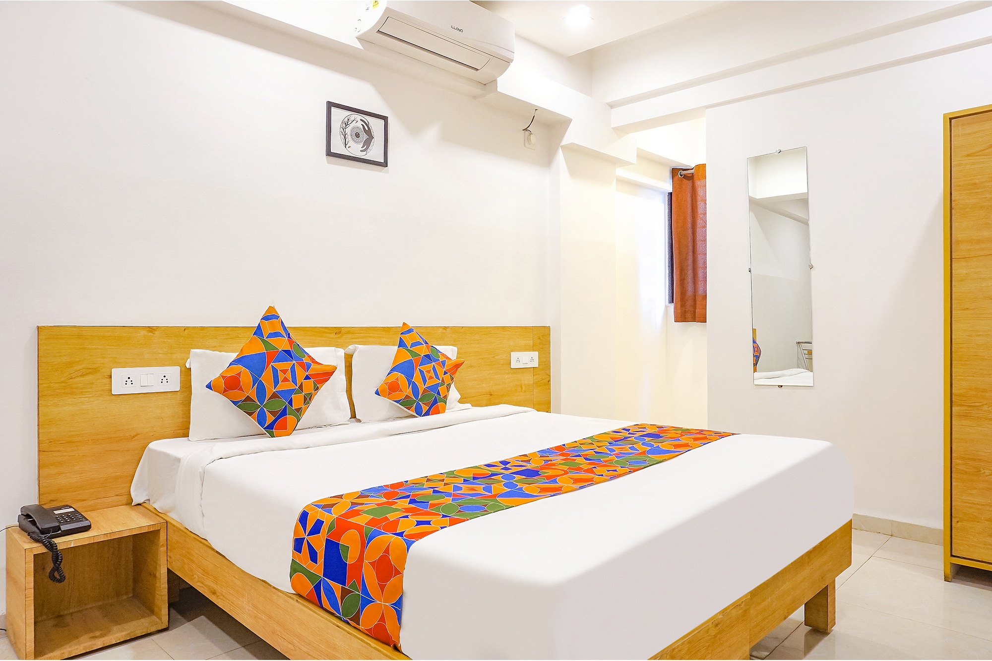 FabHotel Saffron Inn I - Nr. Darshan Museum - Tap to explore photos
