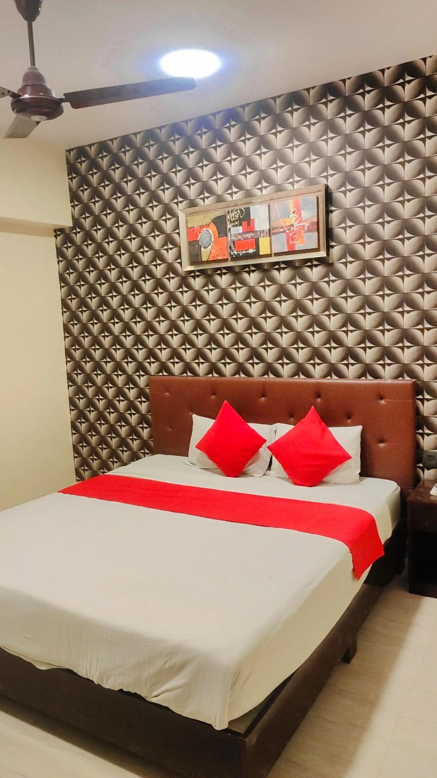 Hotel Jaypee Inn - Tap to explore photos