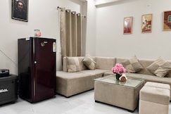 Golden Hours Cozy Retreat in Tapovan, Rishikesh