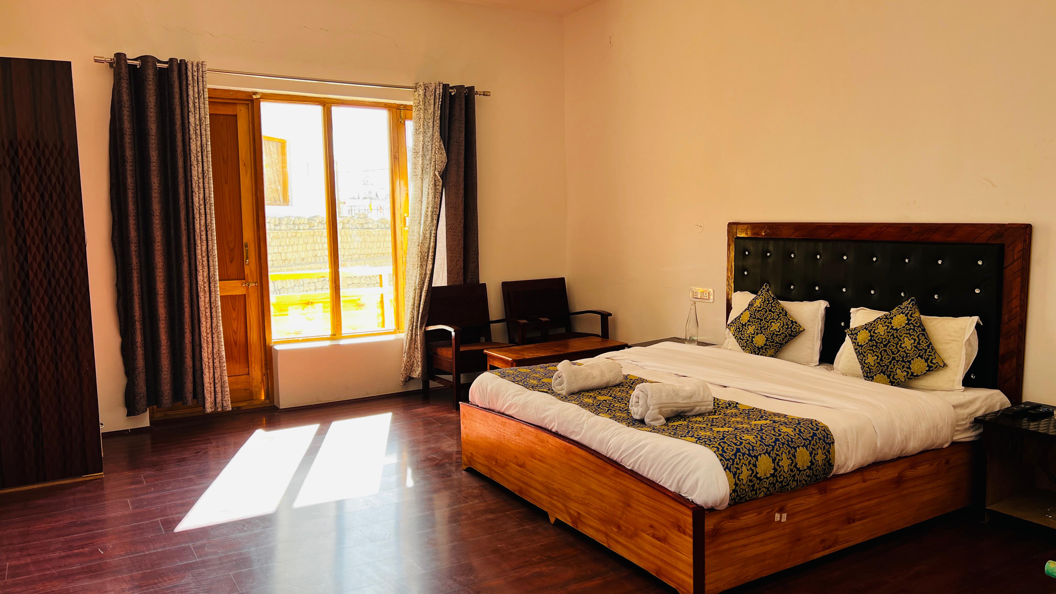 Mujoo Guest House | Walking Distance From Leh market - Tap to explore photos