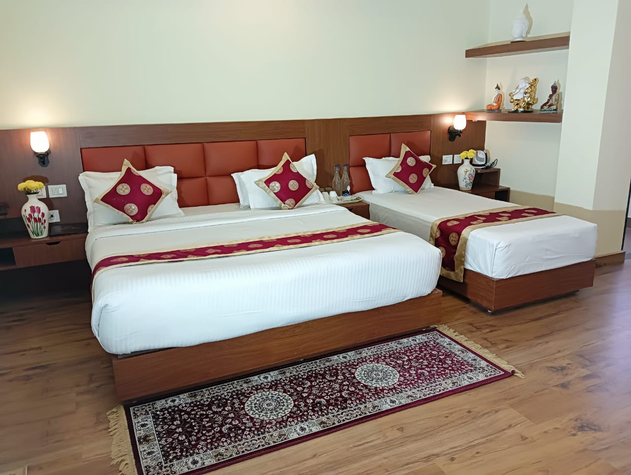 HOTEL ZINGKHAM RESIDENCY - Tap to explore photos