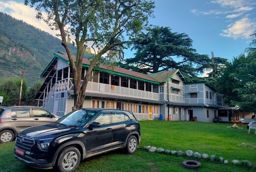 Castleton Casa
