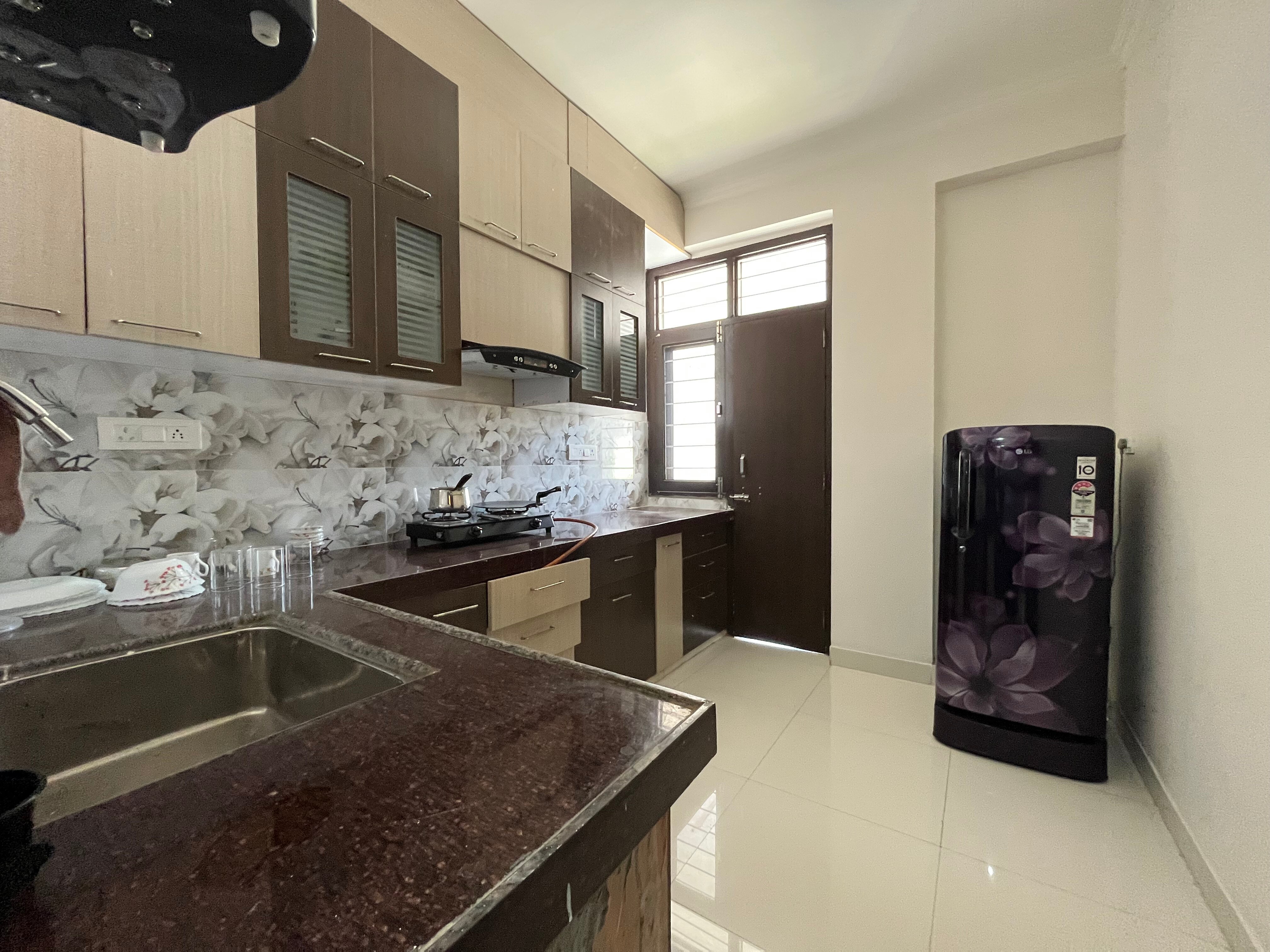 Peace Frog || Independent 2 BHK || Couple friendly - Tap to explore photos