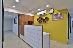 Leo Hotel, Ahmedabad