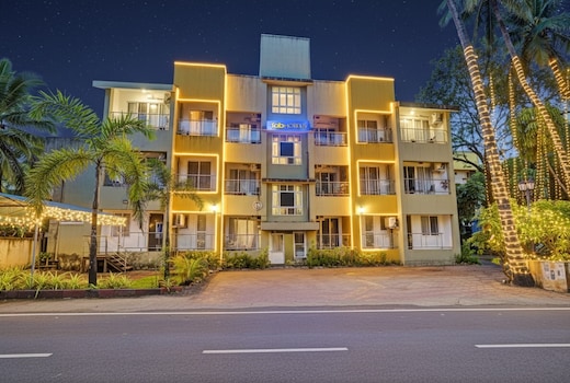 FabHotel Charvi Reemz