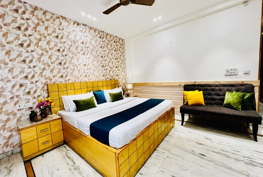 Divine Inn Hotel & Service Apartments, Rajouri Garden