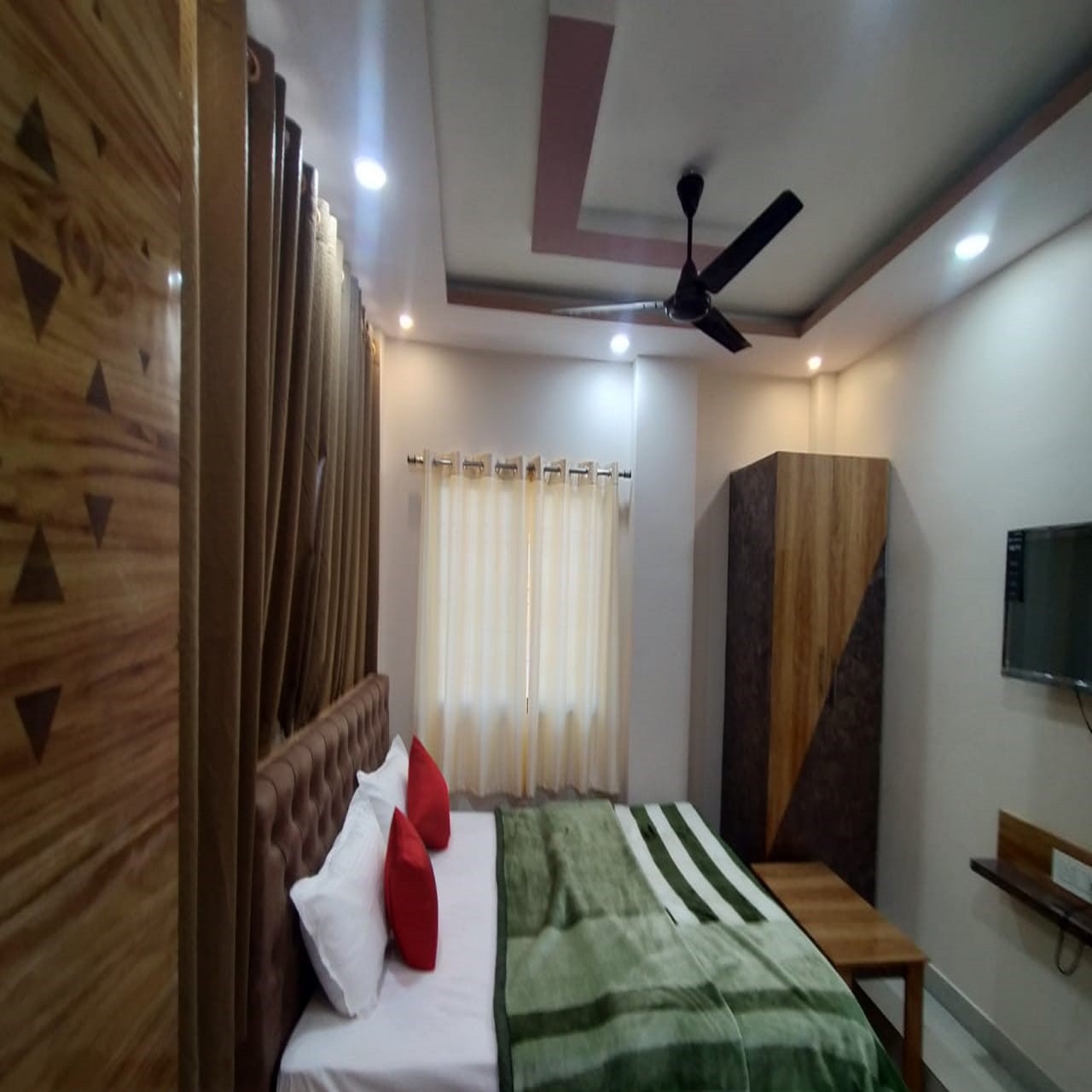 Hotel Kalyani - Tap to explore photos
