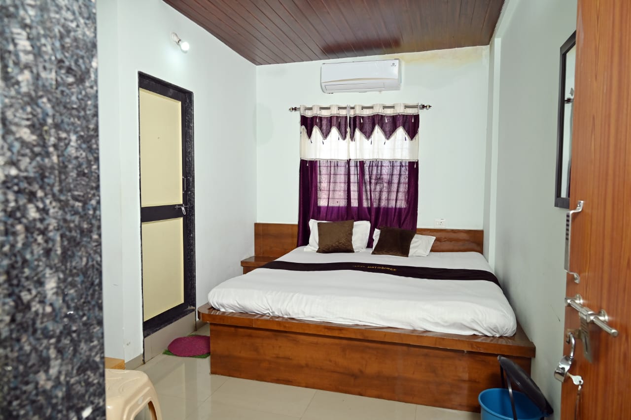 Hotel Matoshree Lodging Nashik - Tap to explore photos