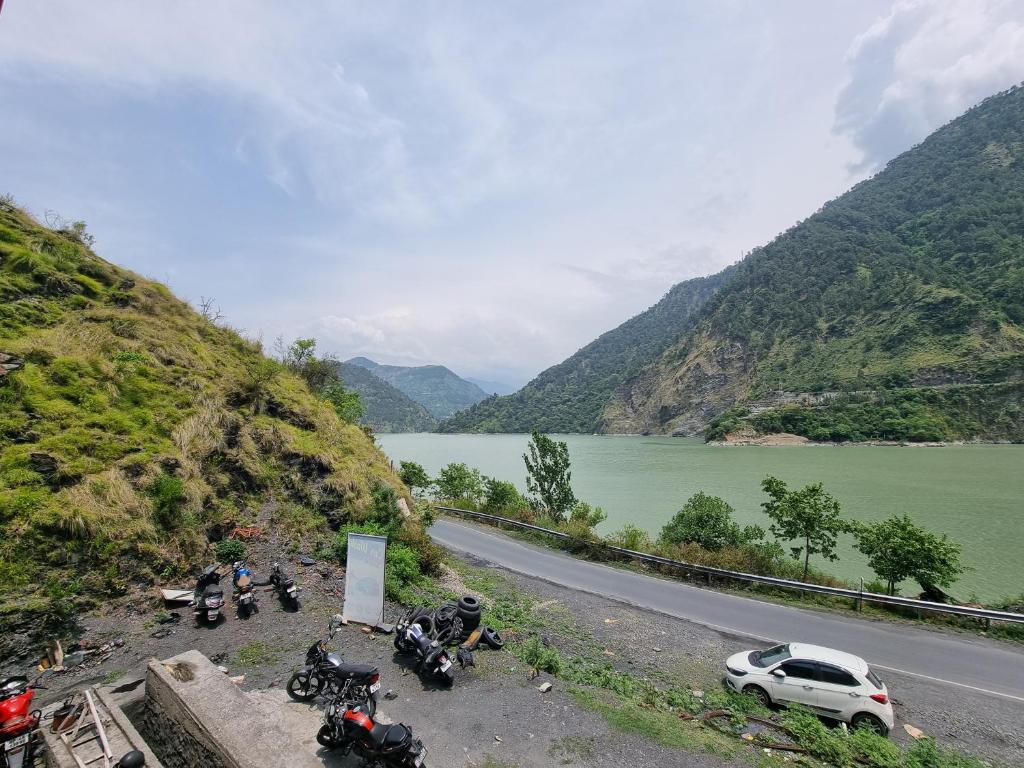 Chamera Inn Homestay - Tap to explore photos