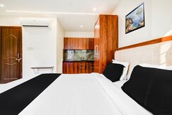 HOTEL O HRK INN, Indore