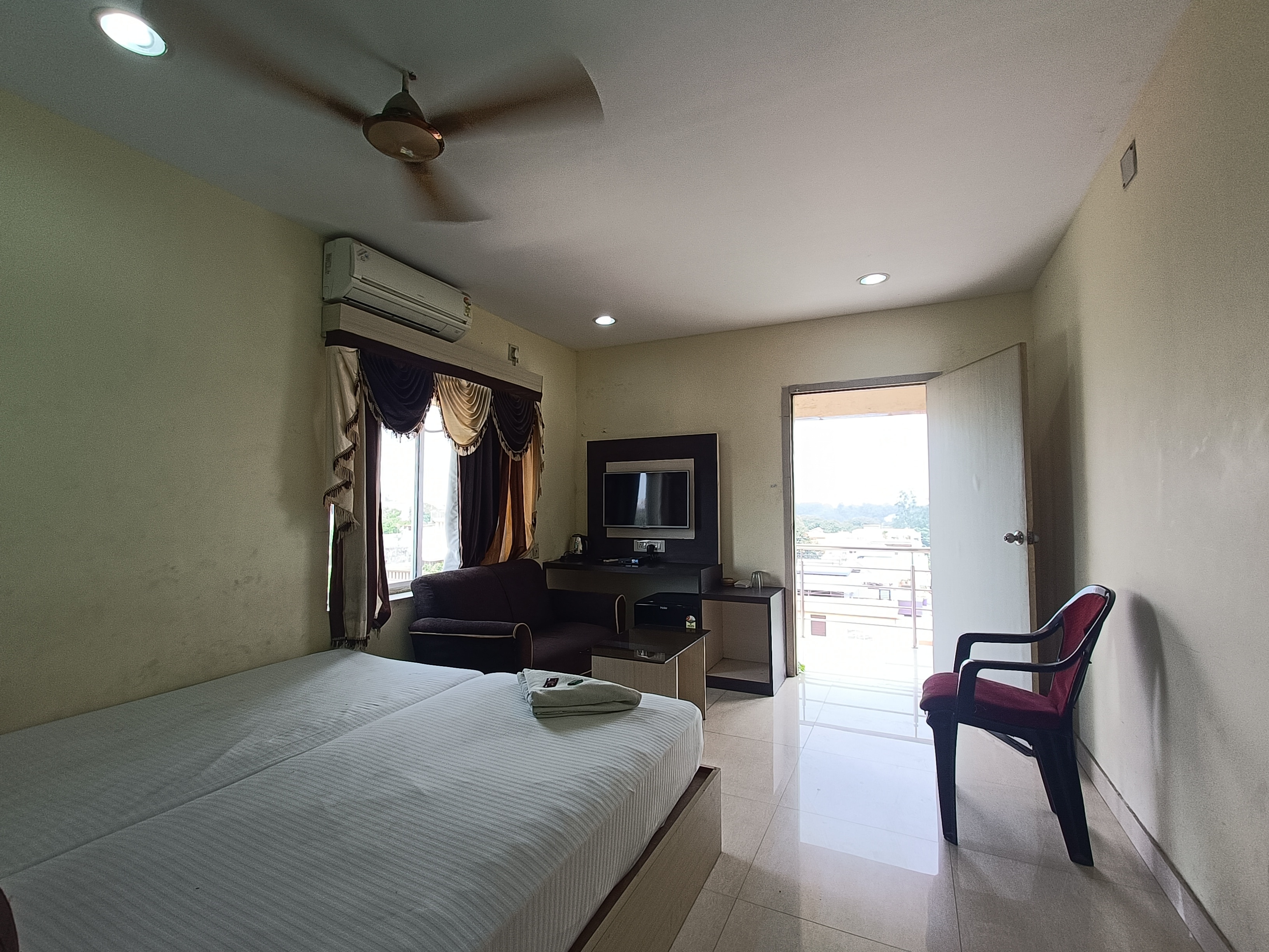 Reliance Guest House - Tap to explore photos
