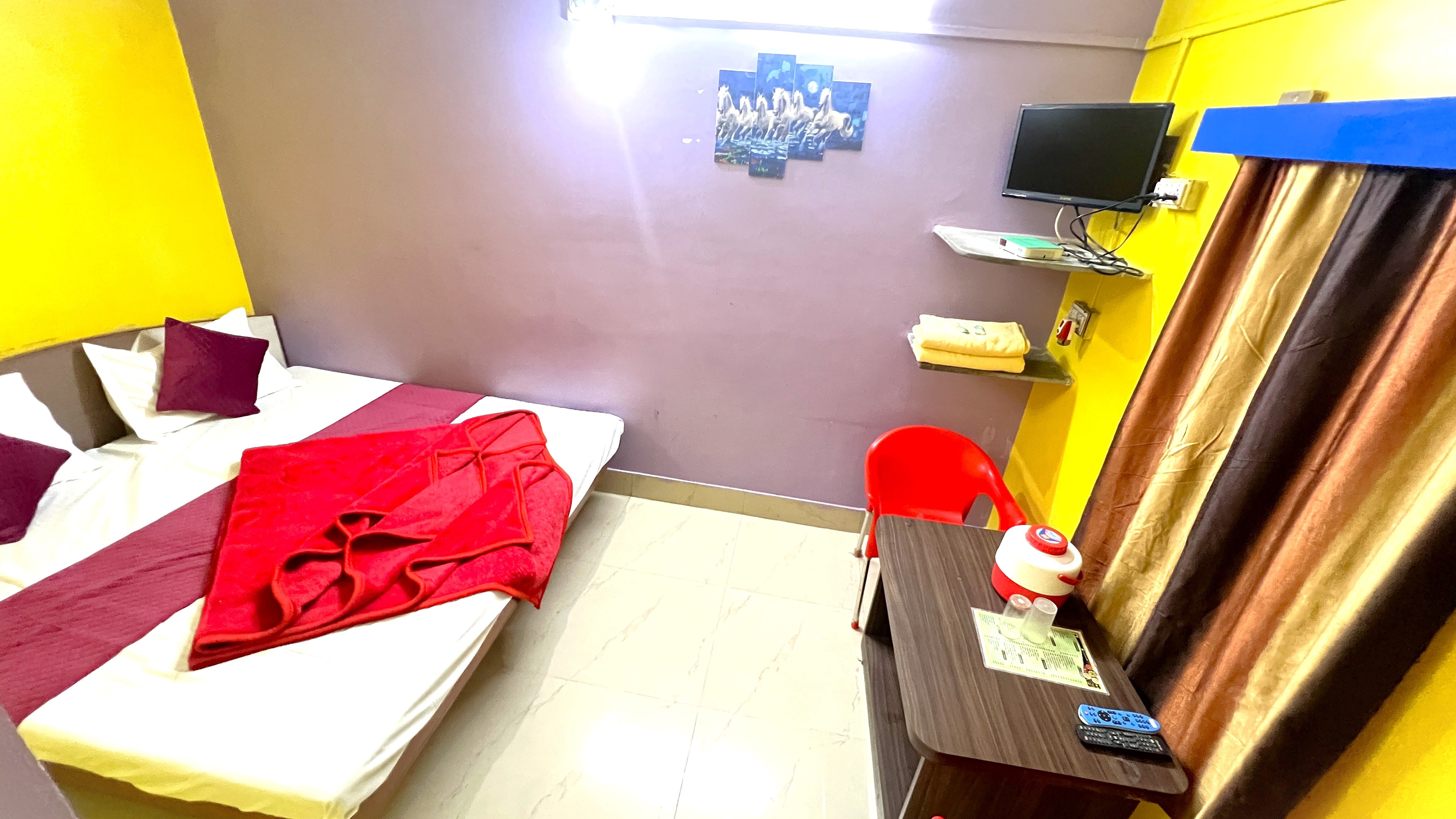 Nandishwar Guest House - Tap to explore photos