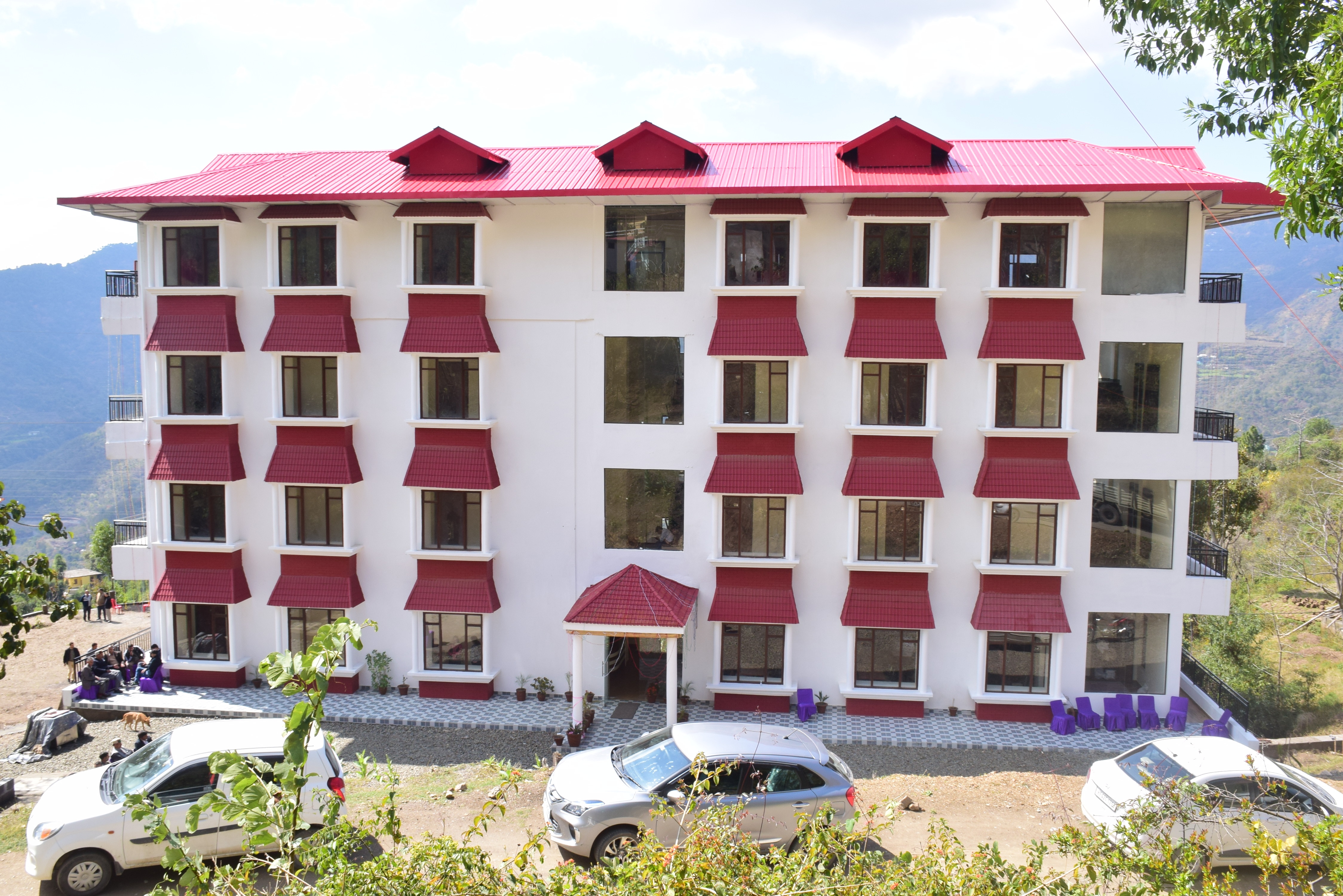 Hotel Baghal Valley - Tap to explore photos