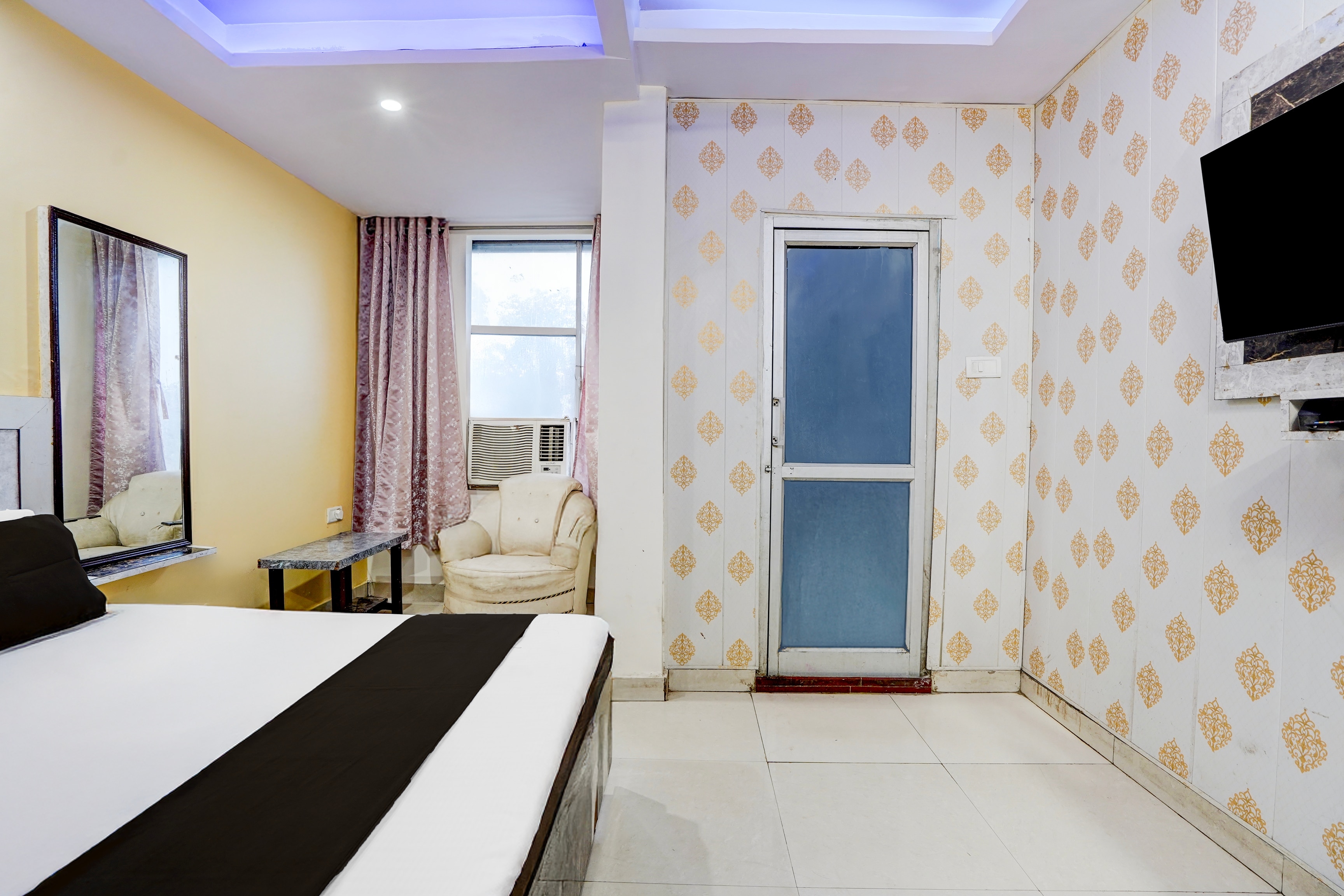 Hotel O My choice Kanpur Central Railway Station - Tap to explore photos