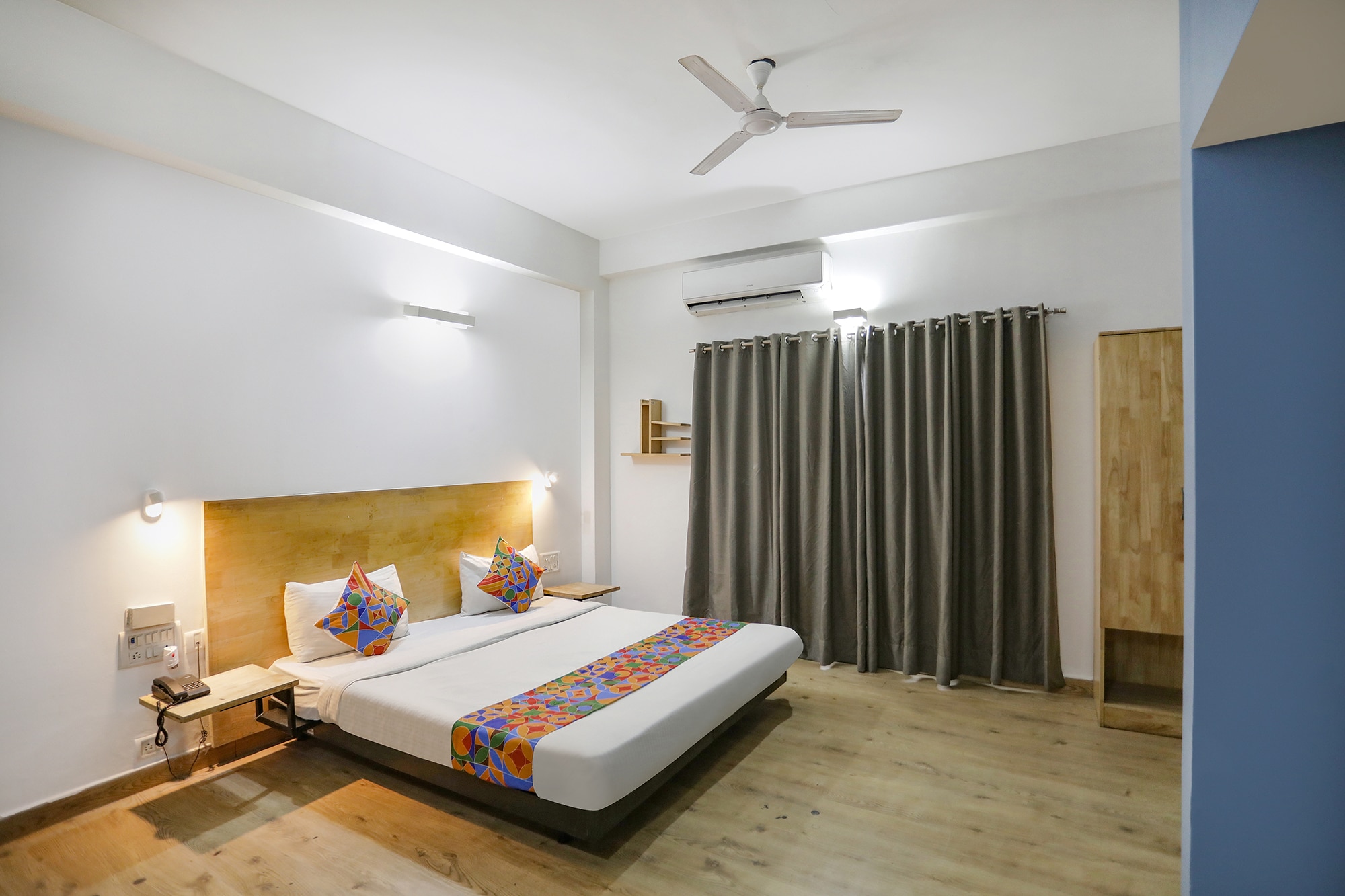 FabHotel F9 Noida Sector 51 - Tap to explore photos