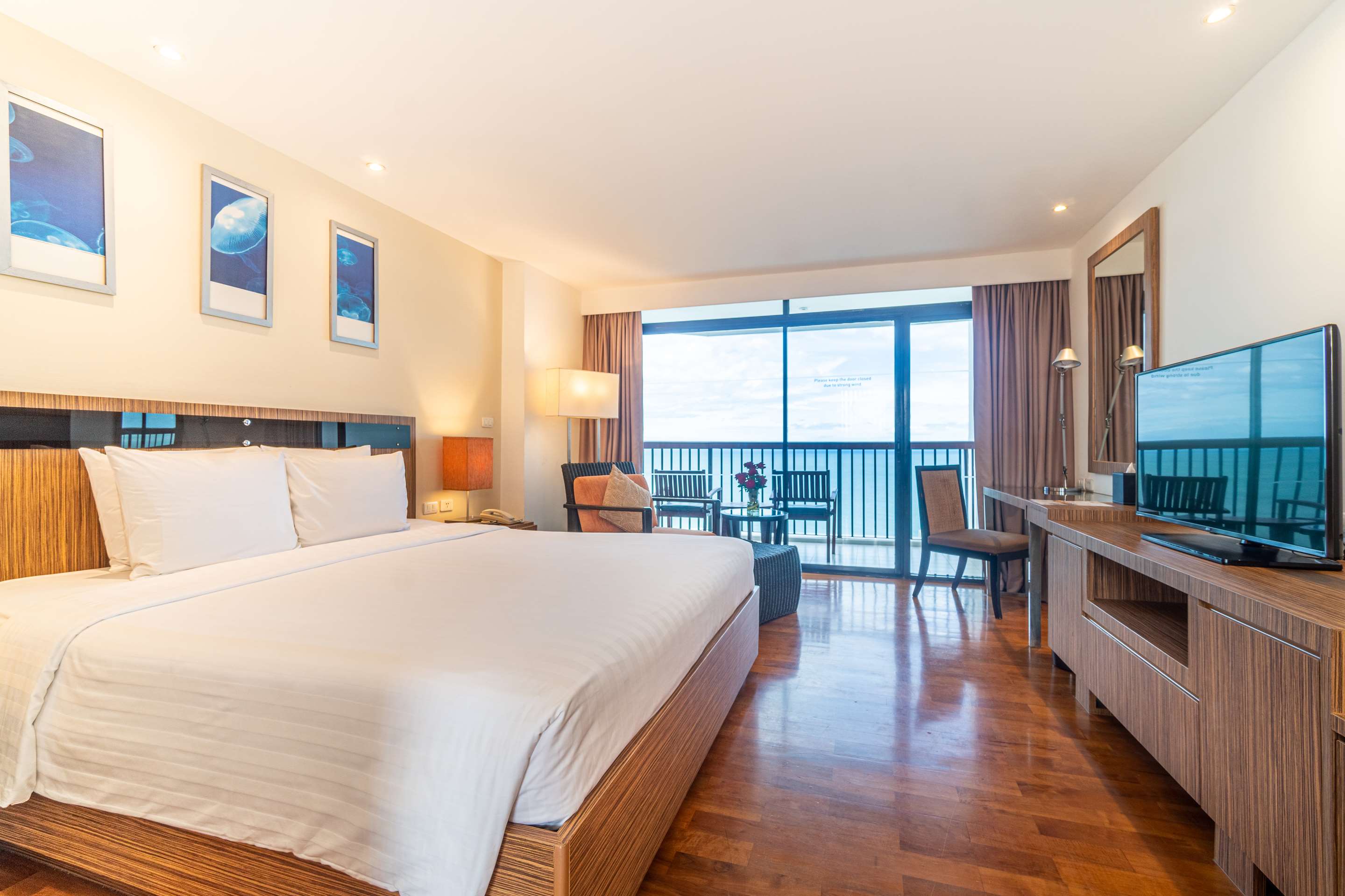 Radisson Resort & Spa Hua Hin - Tap to explore photos