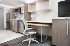 Home2 Suites by Hilton Newark Airport, Newark