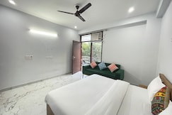 Instay 1429b| 3BHK near Artemis, Gurgaon