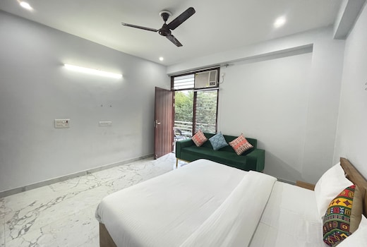 Instay 1429b| 3BHK near Artemis