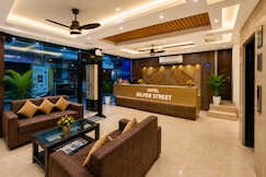 Hotel Silver Street 2 Mins Walk From New Delhi Railway station, Delhi