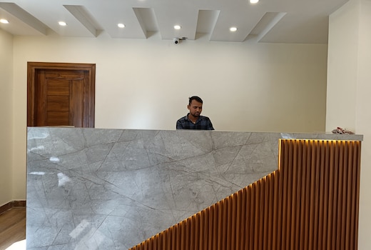 Hotel Luxeevista By Navodayans