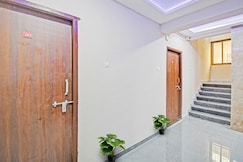 Super Hotel O White House, Pune