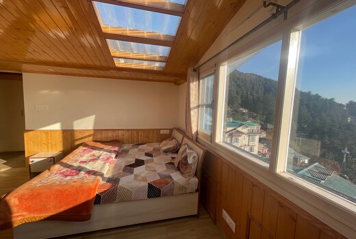 Valleyview Sunny Walking Distance Mall Road JISHA,s