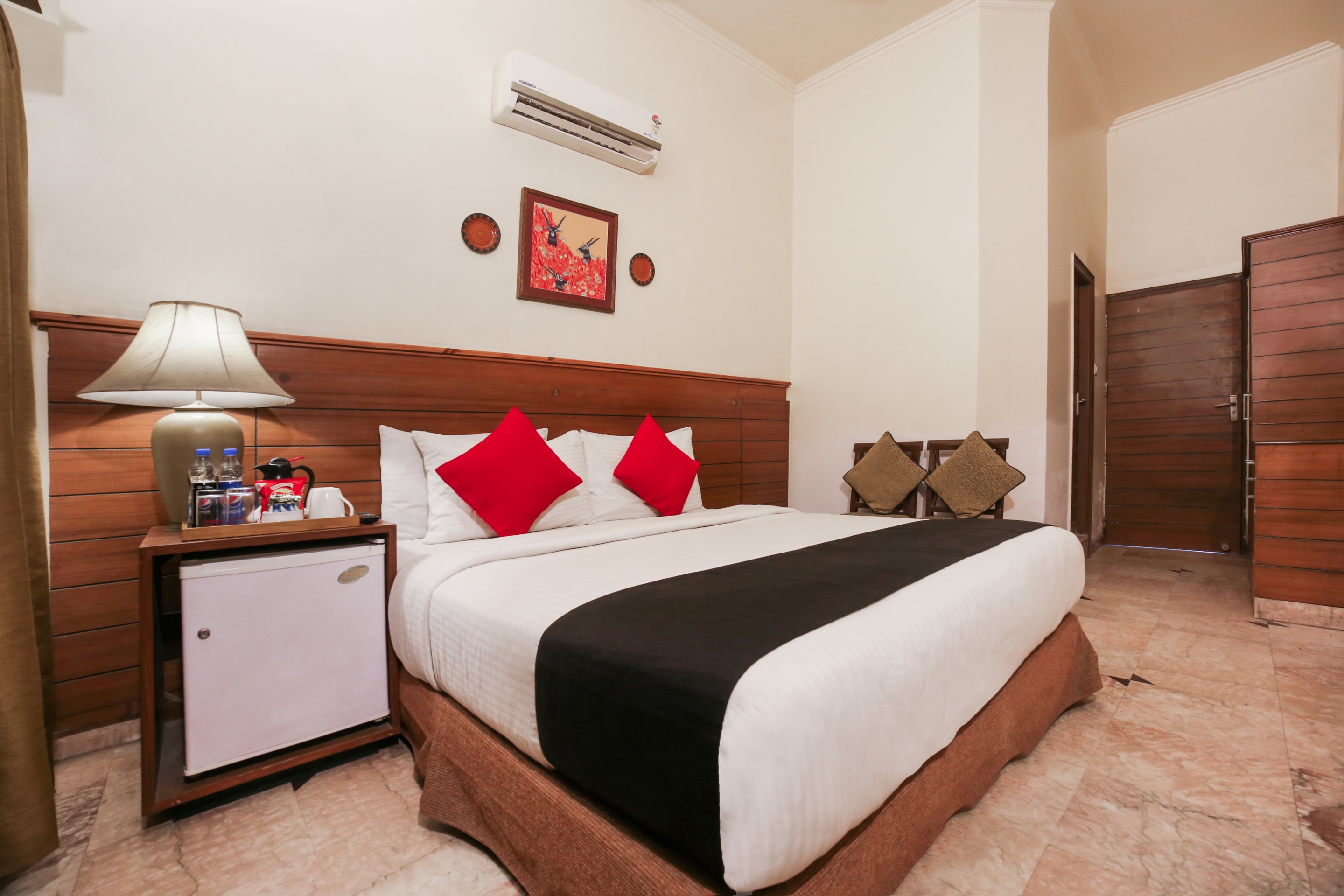 Palette - Dayal Lodge - A Boutique Hotel - Tap to explore photos