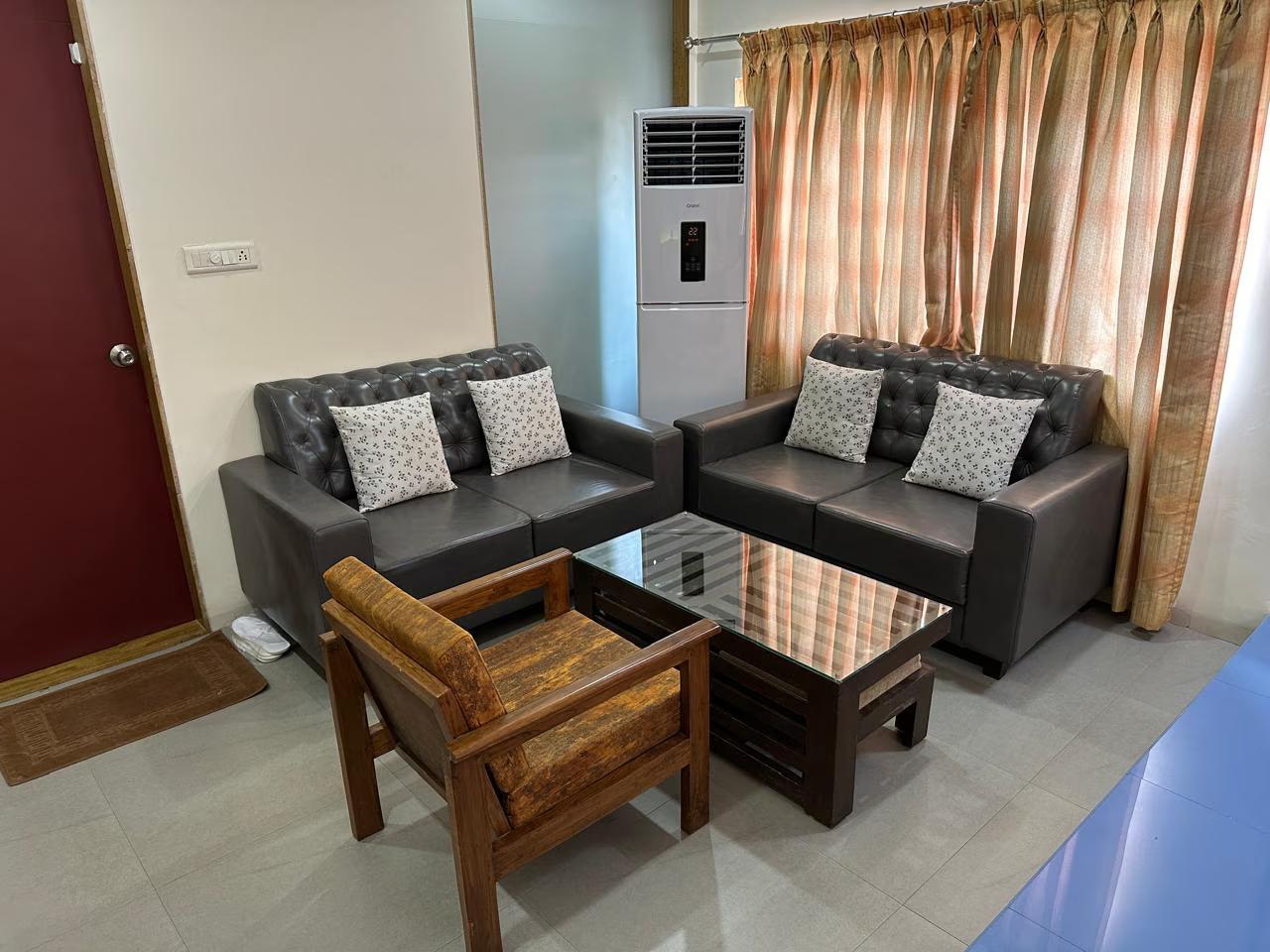 Hotel Vivek Ratnagiri - Tap to explore photos