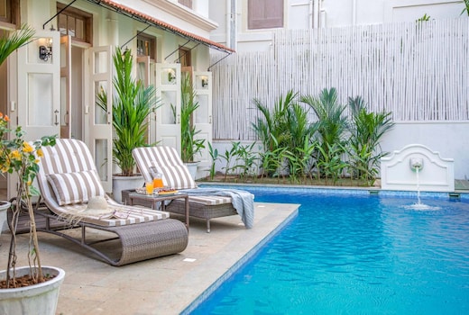LohonoStays Monforte Villa H