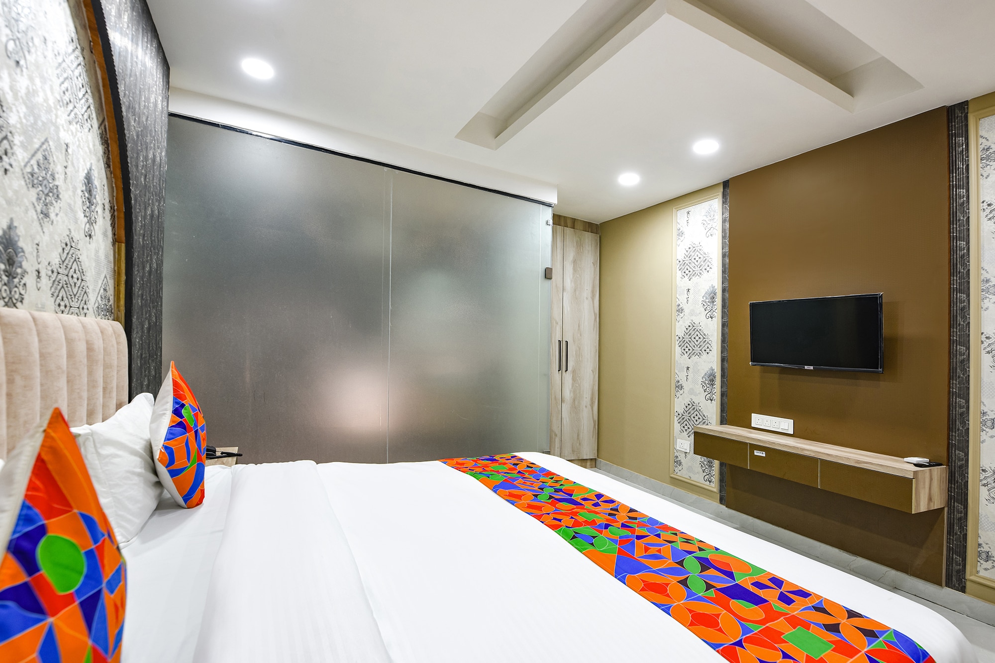 FabHotel Grand Palazzo I - Rajouri Garden - Tap to explore photos