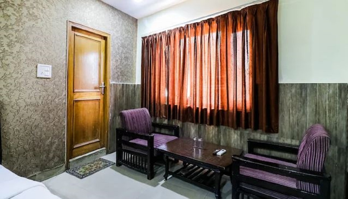 Hotel Dev Palace Rishikesh - Tap to explore photos