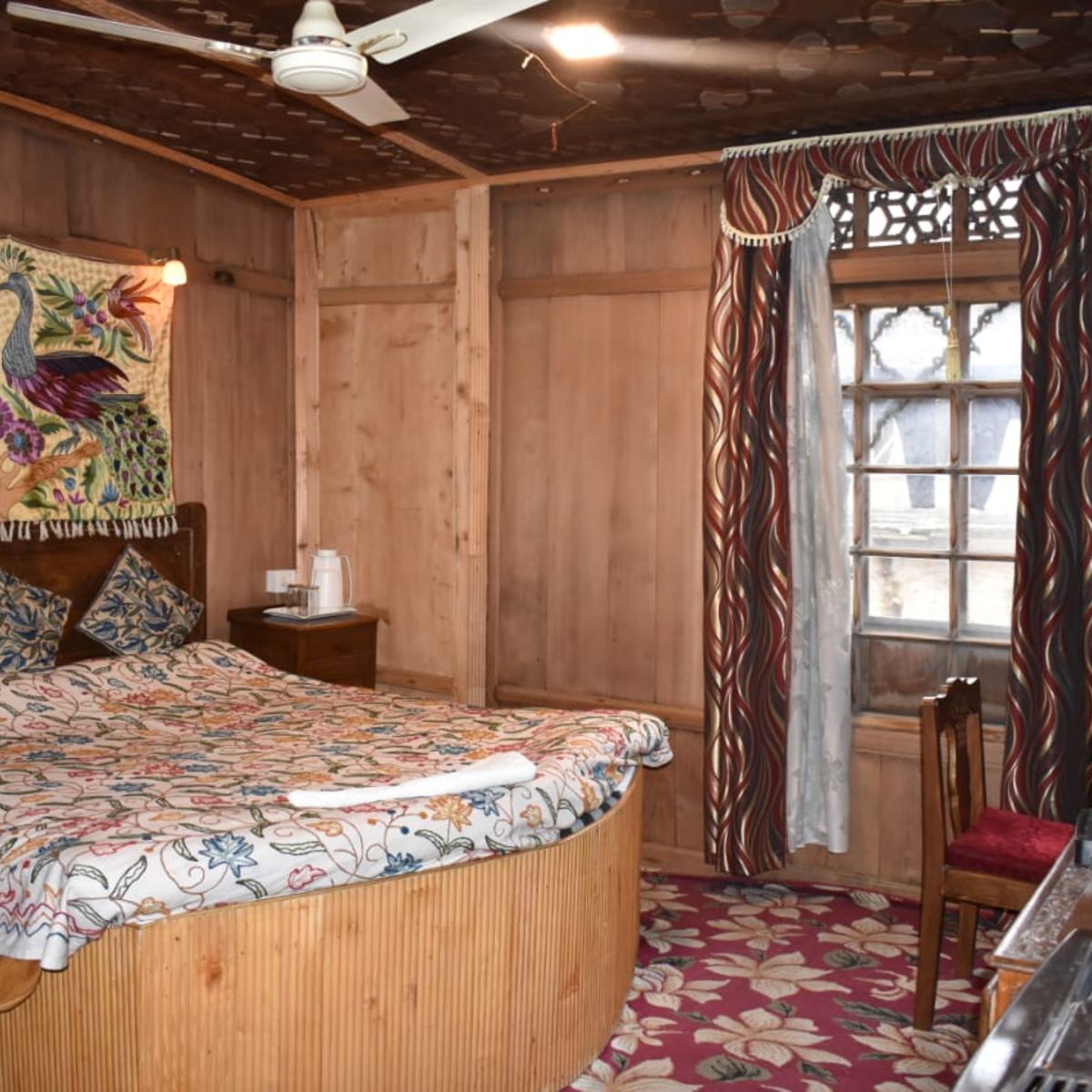 New Morning Star group of houseboats - Tap to explore photos