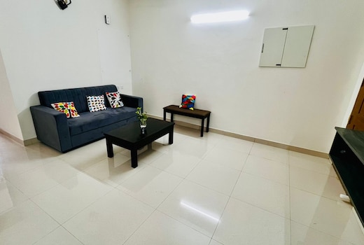 Cozy 2bhk apartment near airport