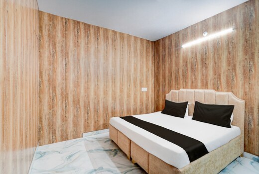 Hotel O Om Kaar Nath athithi newas